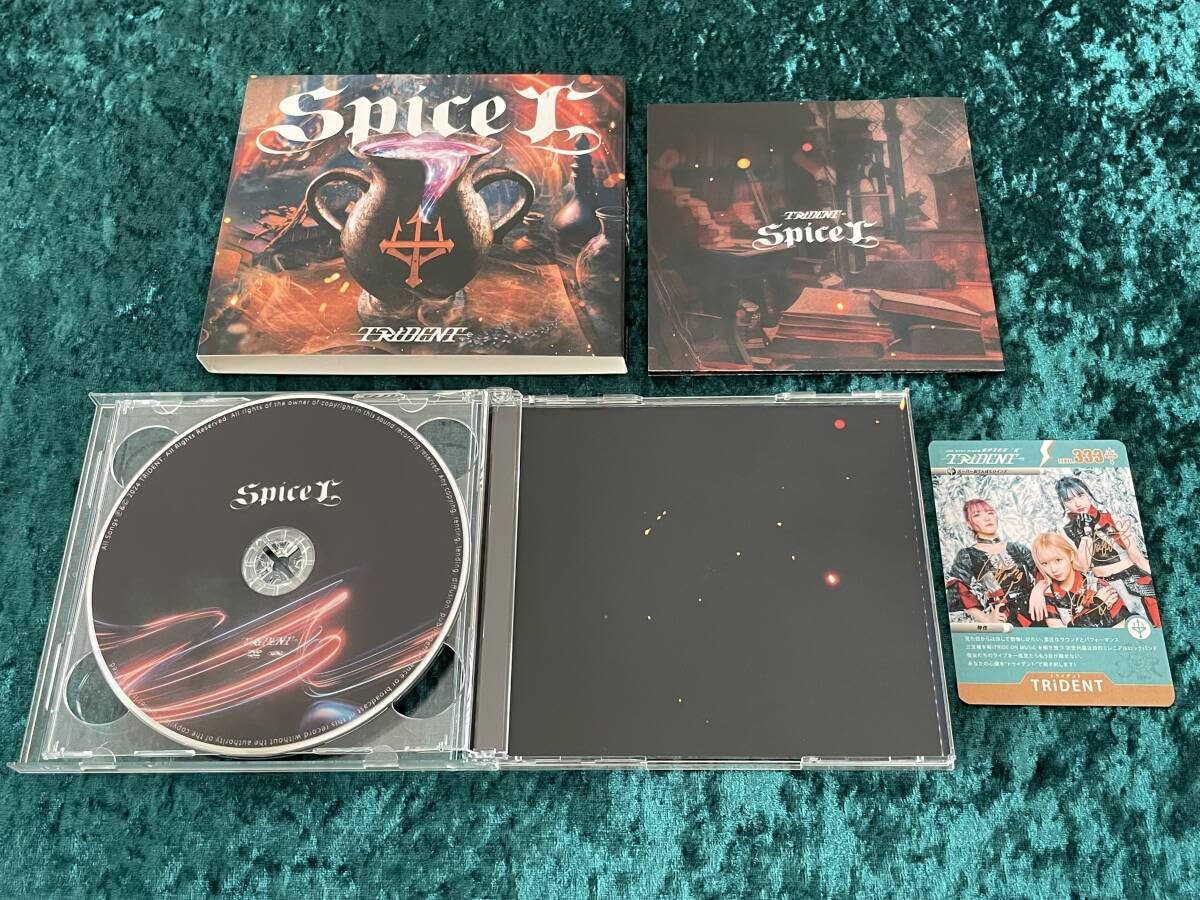 Amazon.co.jp: TRiDENT特典生写真付CD+DVD初回限定盤/トレーディング